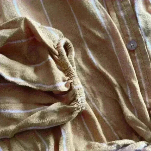 American Eagle button-down blouse extra small - Picture 4 of 10